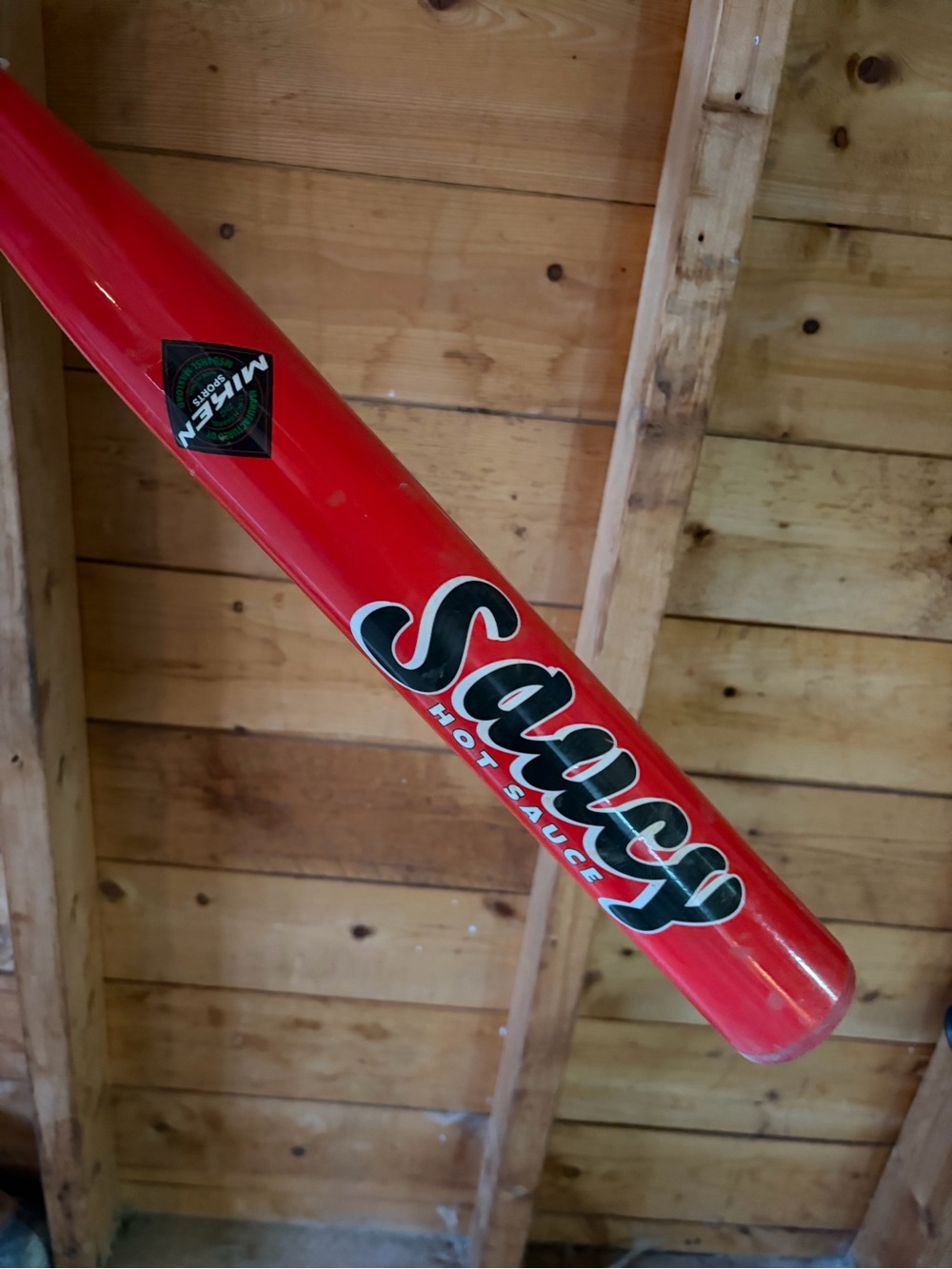 Miken | Hot Sauce "Saucy" Maxload USSSA Slowpitch Bat | 26 oz